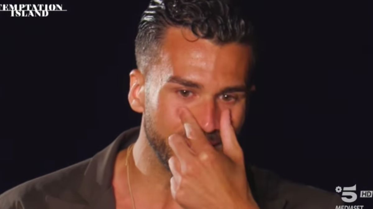 Temptation Island, Rosario ammette in lacrime: “La magia non è scattata dall’inizio, mi dispiace che…”