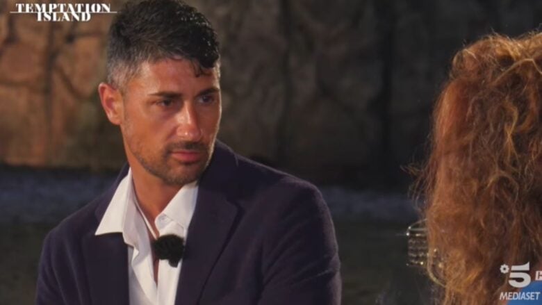 Temptation Island, Alessio chiede un nuovo falò di confronto con Sonia e ammette: “Vorrei chiederti di uscire insieme per…”