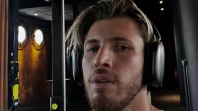 Uomini e Donne, Brando Ephrikian volta pagina dopo la fine della storia con Raffaella Scuotto? Beccato con un’altra ragazza: la sua replica!