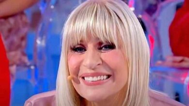 Uomini e Donne, anticipazioni registrazione del 1/09: scatta il primo bacio tra una dama e un cavaliere!