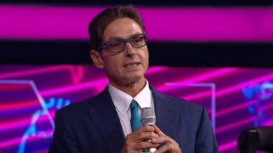 Pier Silvio Berlusconi lancia una stoccata ad Affari Tuoi: la replica (pungente) della Rai