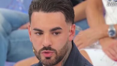 Uomini e Donne, Valerio ci riprova con Ary ma Sarah lo ‘incastra’ con una sua lettera!