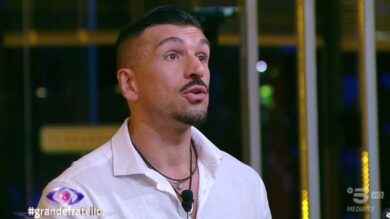 Grande Fratello, Simona Ventura dà un ultimatum a Matteo Azzali: “Prosegui con convinzione oppure lascia il gioco”